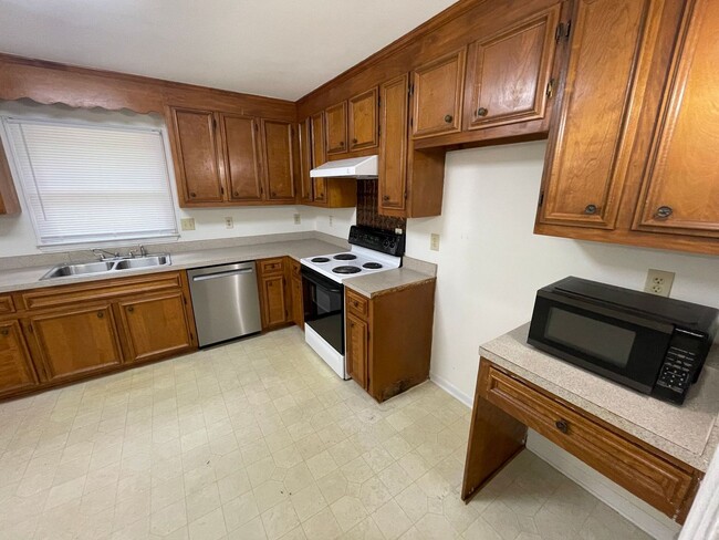 Photo - 3 bedroom 2 bath house available