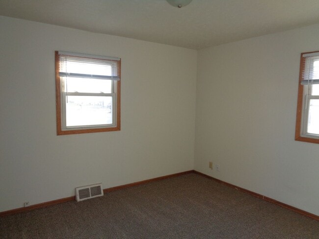 Photo - 5200 Myrtle St