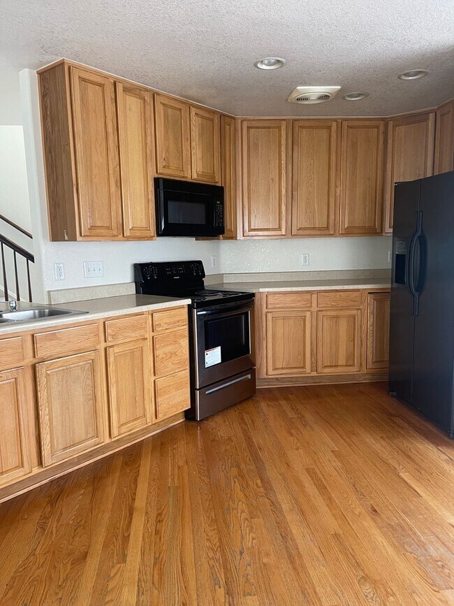 Photo - 3 bedroom, 2 bathroom single family house ...