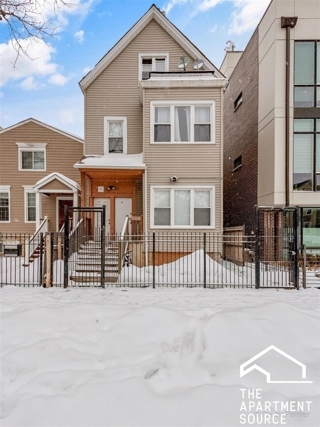 Photo - 2522 W Cortland St Unit 2F