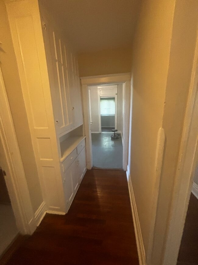 Photo - 6025-6025A Unit 6025