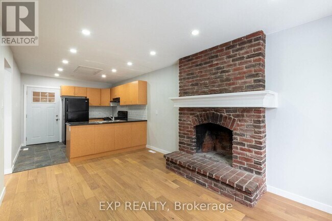 Photo - 614 Chiddington Ave