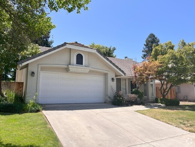 Building Photo - 1247 E Le Parc Dr Rental
