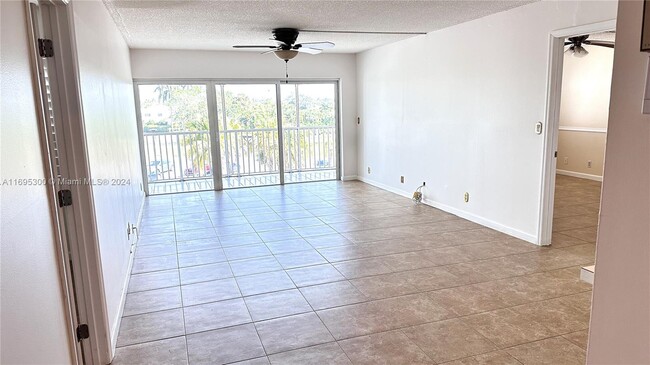 Photo - 120 Lakeview Dr Condo Unit 312