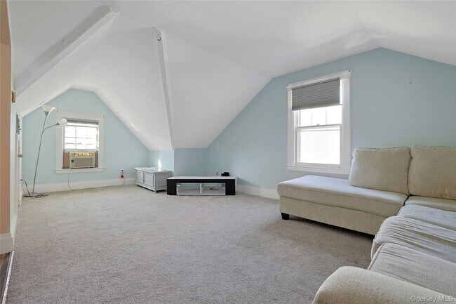 Photo - 105 S Broadway Unit 7