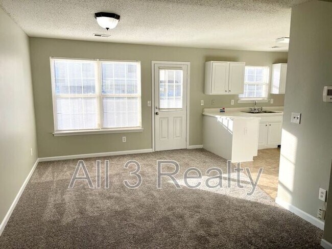 Photo - 333 Goldenrod Dr