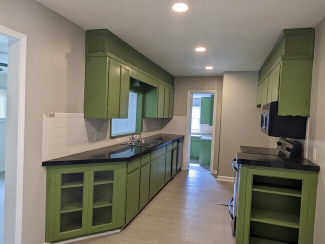 Photo - 2545 E Aloma St