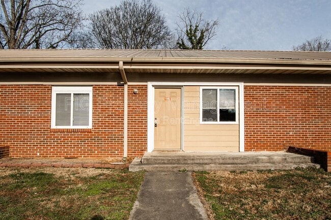 Building Photo - 115 Louella Dr