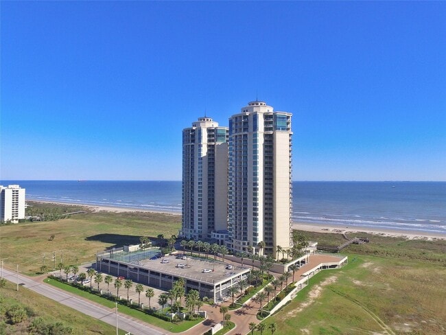 Building Photo - 801 E Beach Dr Unit TW2704