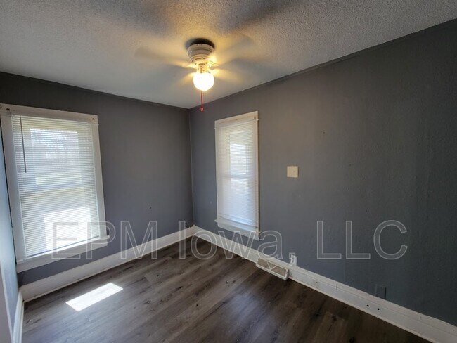Photo - 24 Van Buren St