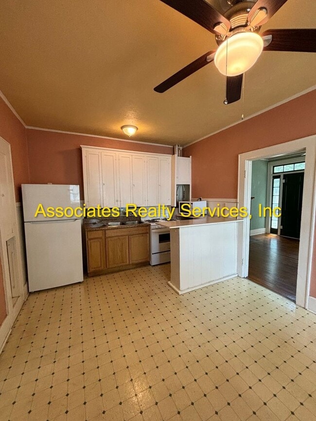 Photo - One Bedroom One Bath Near UF ***NO PETS***