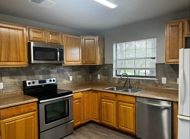 Photo - 1300 Dew Drop Casa