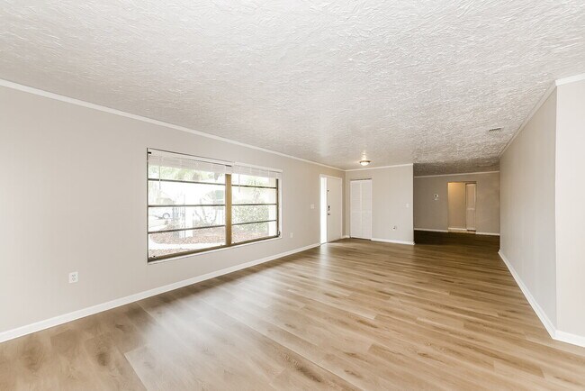 Photo - 4760 Greencroft Rd