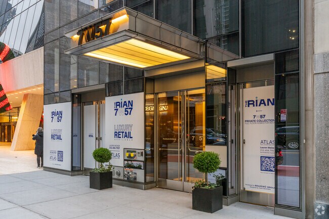 Photo - 7 W 57th St