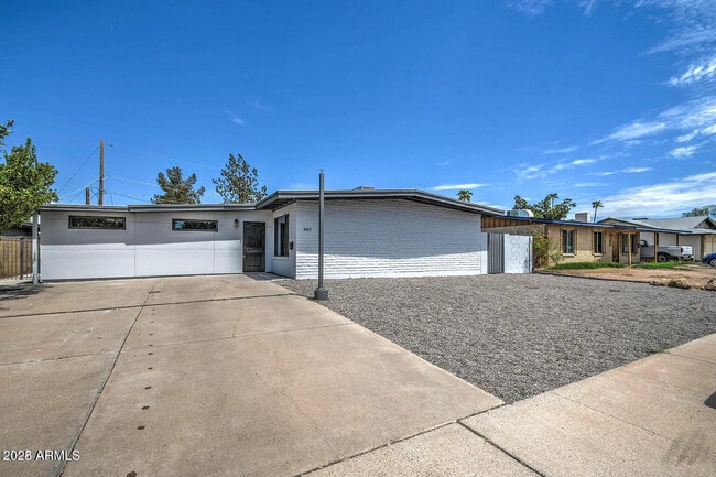 Photo - 1612 E Gaylon Dr