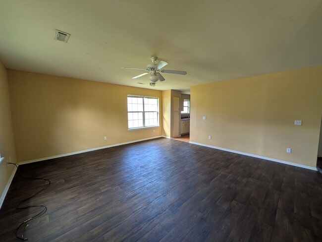 Photo - 1420 Azalea Dr