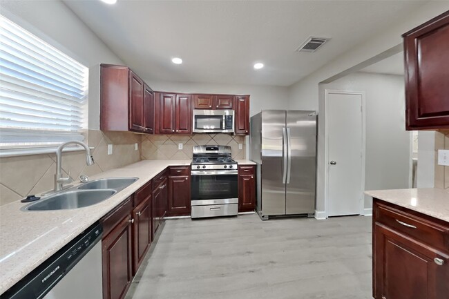 Photo - 7718 Balsam Crossing Ln