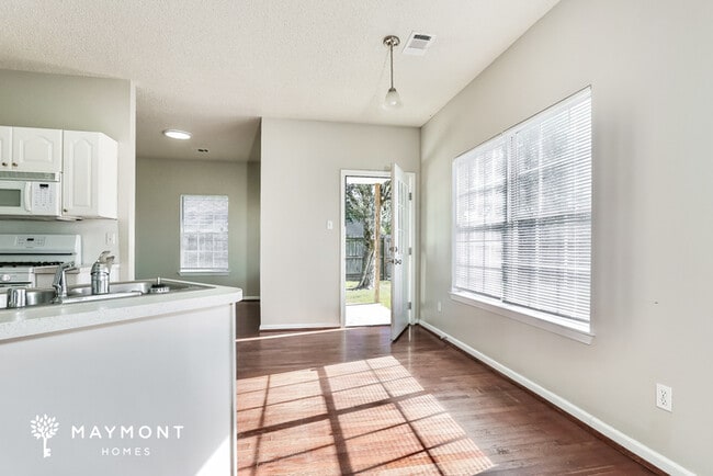 Photo - 503 Griffis Rd