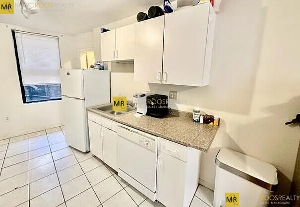 Building Photo - 19 Charter St Unit 1 Rental