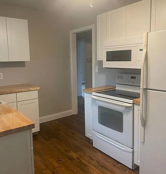 Photo - 715 Botham Ave