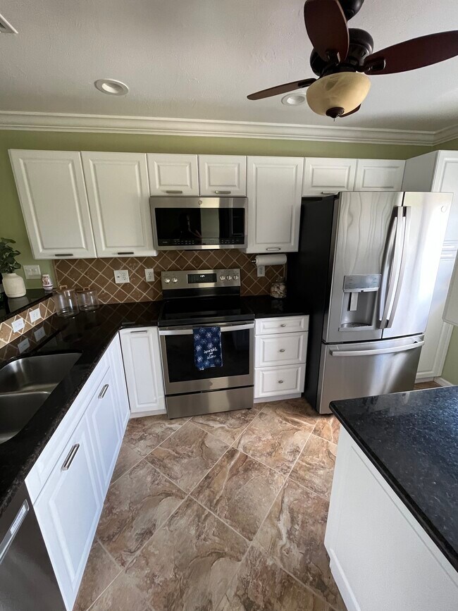 Kitchen - 1706 Bikini Ct Unit 202