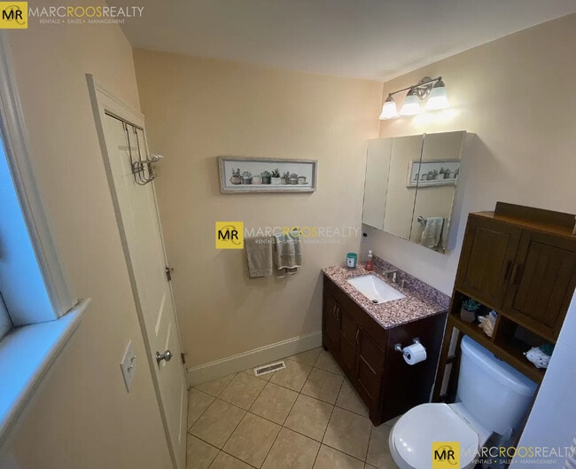 Photo - 25 Lothrop St Unit 1