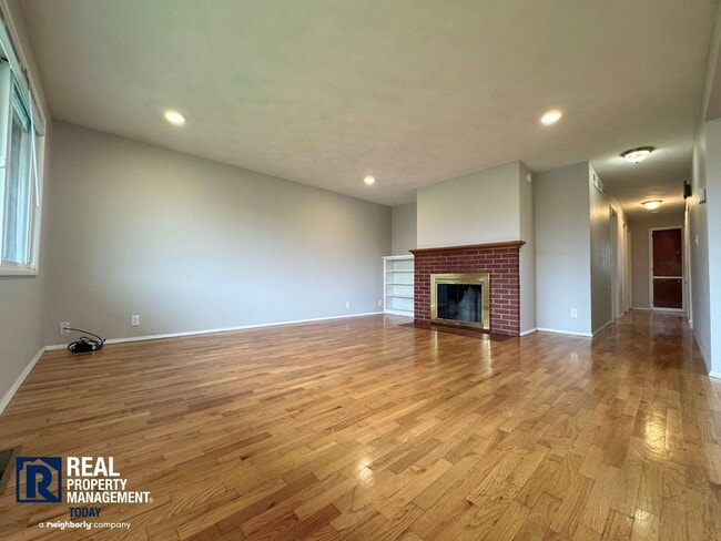 Photo - Charming 3 Bedroom Rambler in North Tacoma!