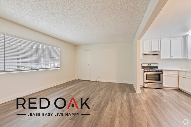 Building Photo - Cheerful, Spacious One Bedroom With Tons o... Unit 13 Rental