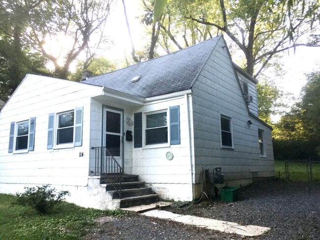 Building Photo - 114 S Lee St Rental
