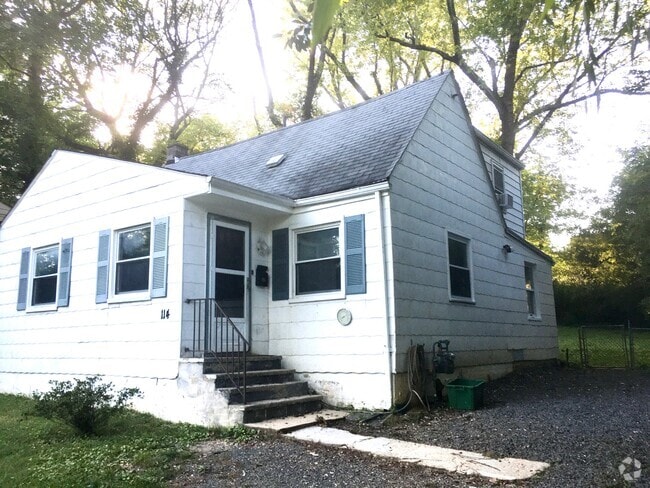 Building Photo - 114 S Lee St Rental