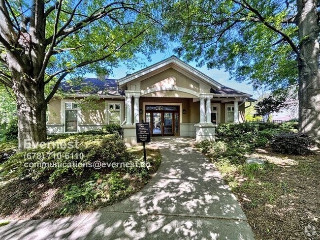 Building Photo - 2700 Pine Tree Rd NE Rental