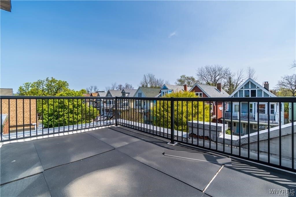 Photo - 340 Bird Ave