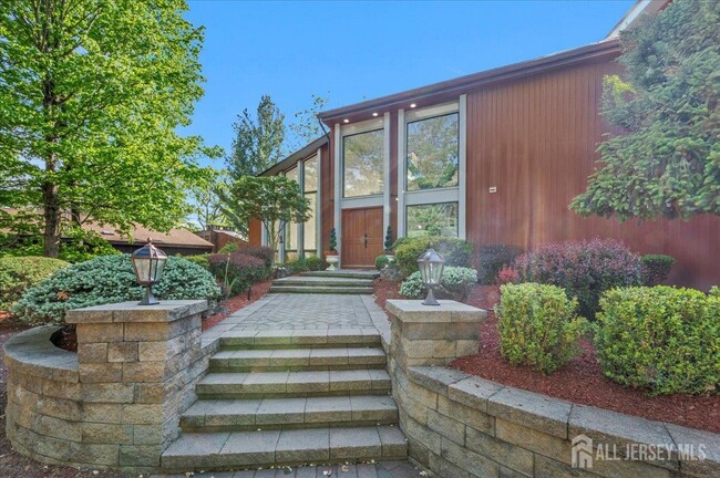Photo - 950 Sunset Ridge