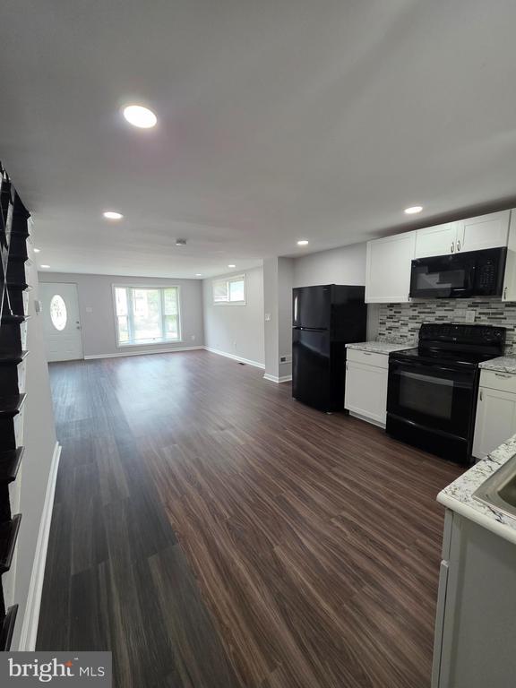 2717 Woodland Ave