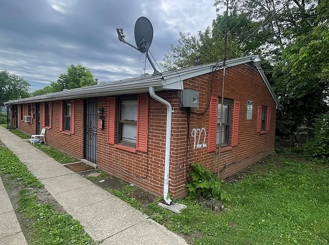 Building Photo - 922 Linden Ave