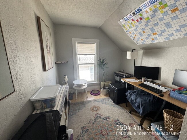 Photo - 1504 4th St NE Unit 2