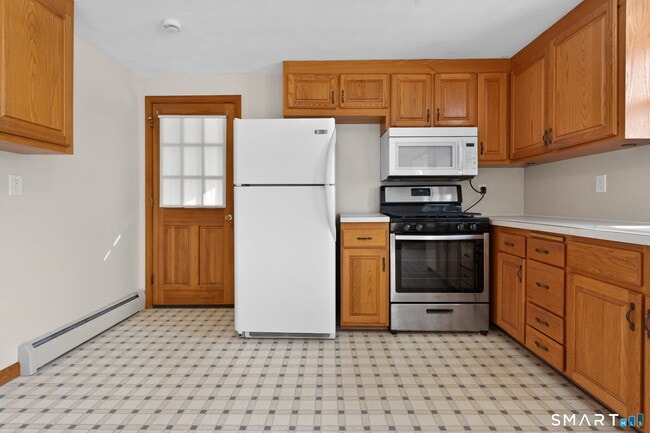 Photo - 985 Slater Rd Unit 2