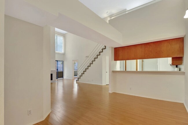 Photo - 1619 Bentley Avenue,