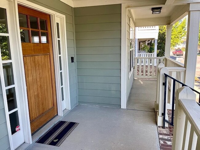 Photo - 114 W 19th St