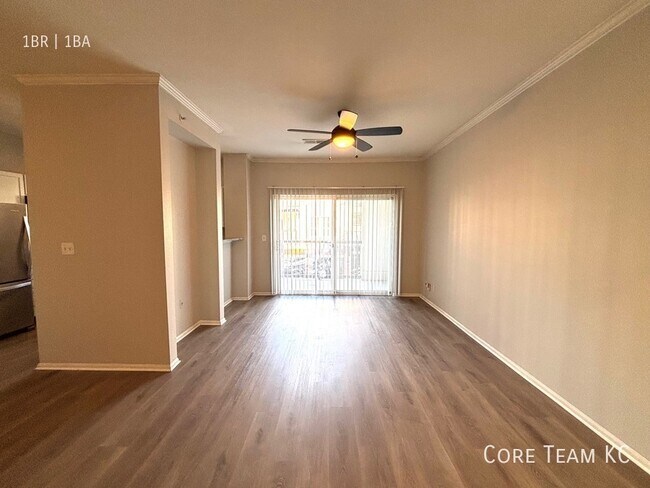 Photo - 701 Westport Rd Unidad A3G - #526