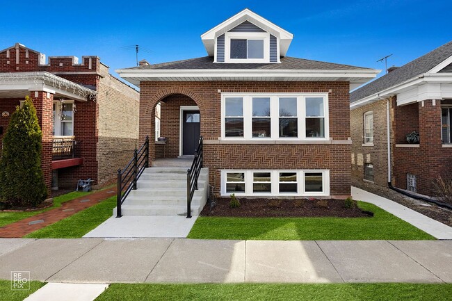 Photo - 1313 S 61st Ct House