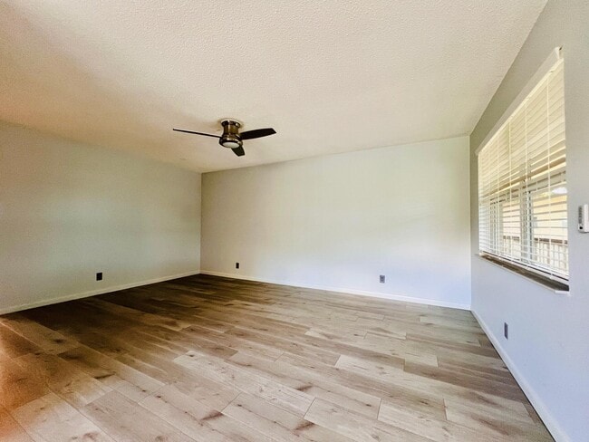 Photo - 260 Dorchester K