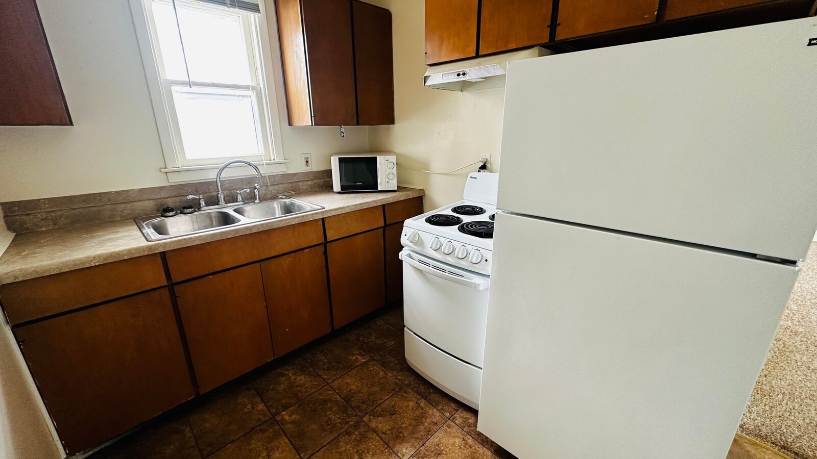 Key Investments-1305 N. State St. - Key Investments-1305 N. State St. Apartment Unit 3-West
