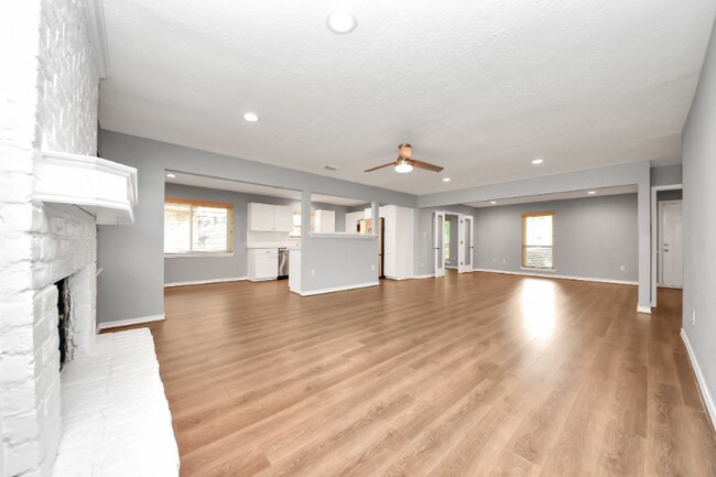 25603 Pine Acres Cir