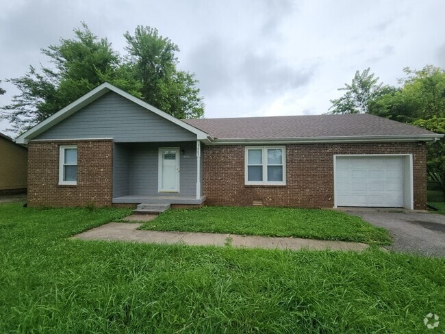 Building Photo - Updated 3 Bed / 2 Bath Ranch – Minutes to ... Rental