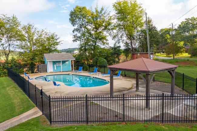 Photo - Collins Pointe Apartments