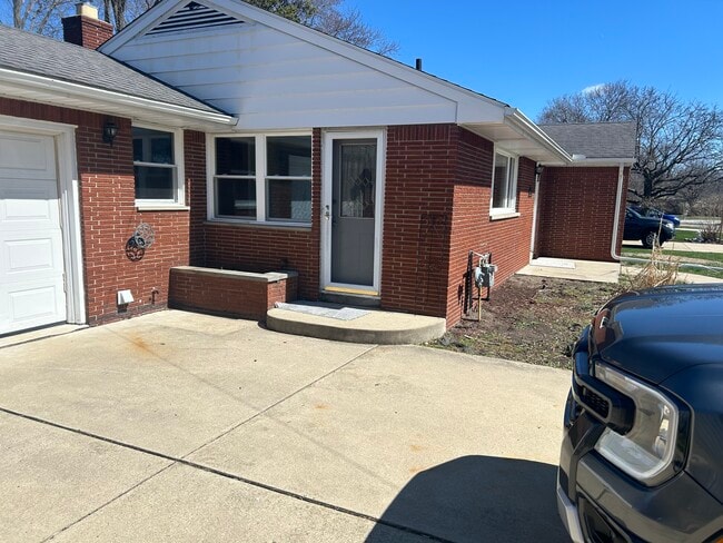 Photo - 1876 Riviera Dr