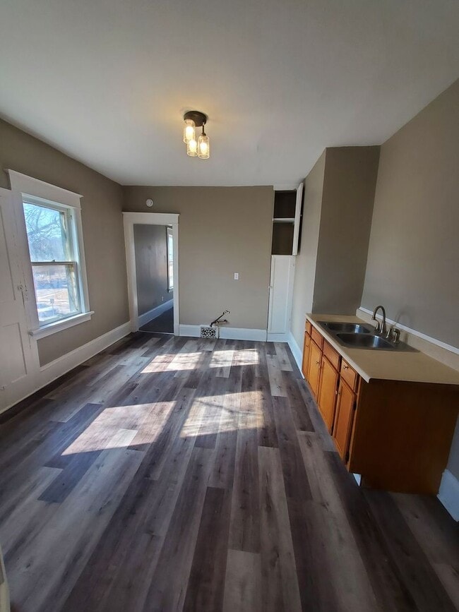 Building Photo - 3314 N Buffum St Rental
