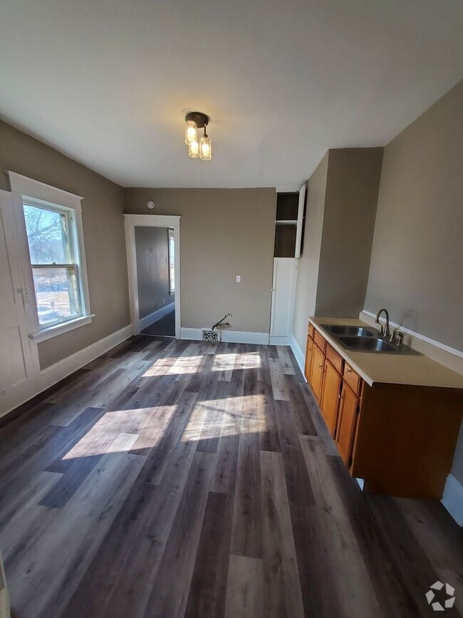 Building Photo - 3314 N Buffum St Unit 3314A Upper Rental