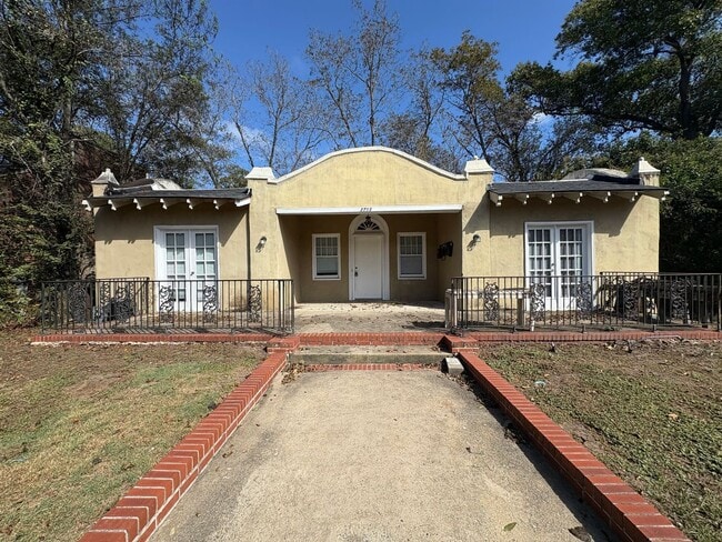 Building Photo - 2713 Vineville Ave Unit 4